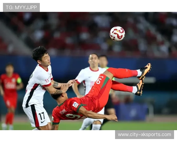 河南队在边路的连续切入制造了巨大威胁