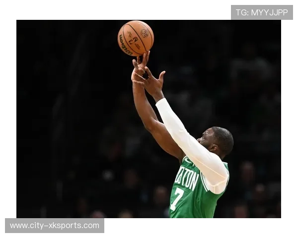 凯尔特人击败猛龙,怀特三分准星爆发,绿军迎来重要胜利 凯尔特人击败猛龙,怀特三分准星爆发,绿军迎来重要胜利